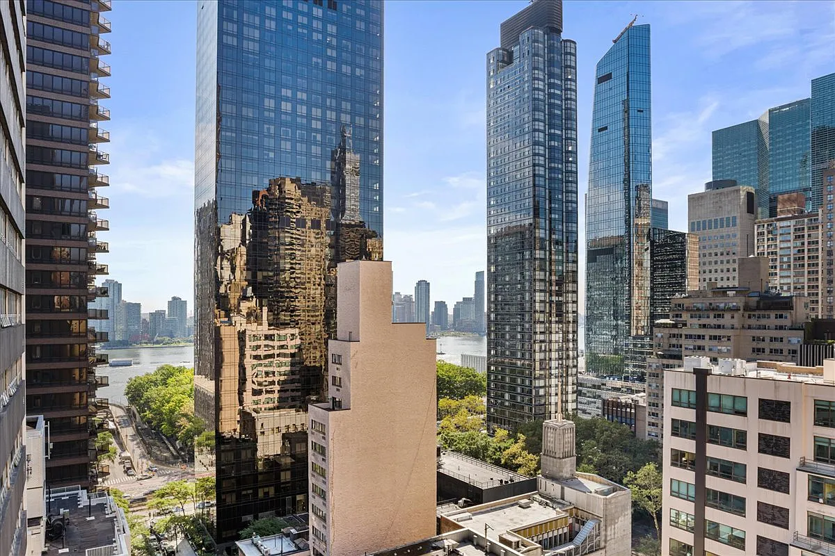 301 East 48th Street, Unit 5D Manhattan, NY 10017 - Photo 13 of 15