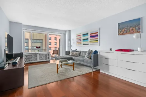 $799,000 | 132 East 35th Street, Unit 11F | Murray Hill