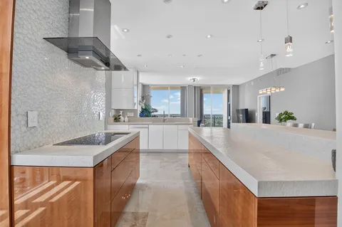 $2,100,000 | 550 Okeechobee Boulevard, Unit LPH23, West Palm Beach, FL 33401