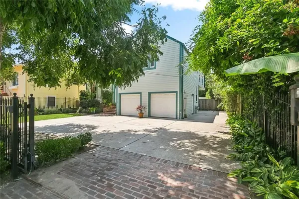 $965,000 | 2820 Desoto Street, New Orleans, LA 70119