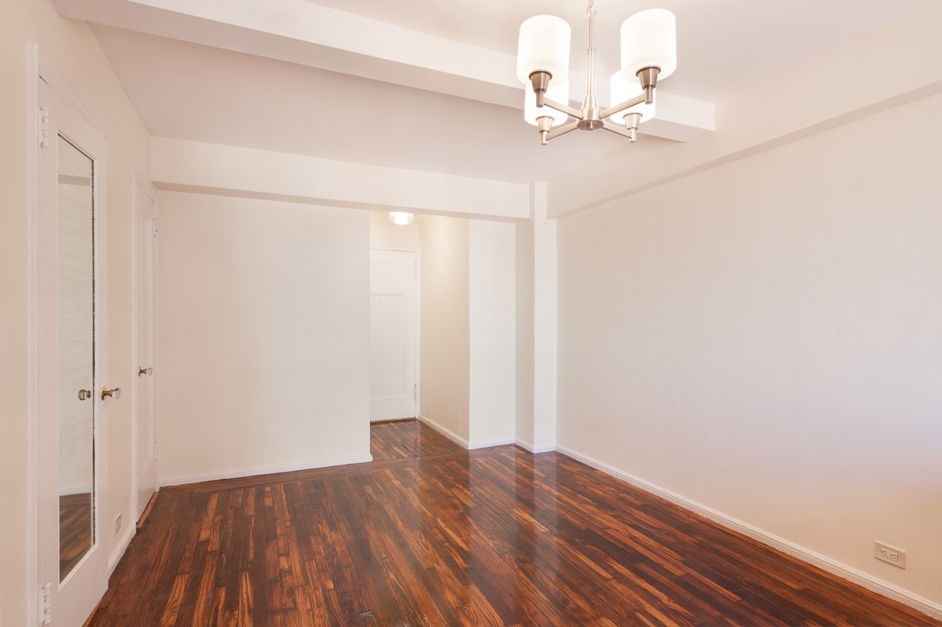 45 Tudor City Place, Unit 702 Manhattan, NY 10017 - Photo 3 of 7