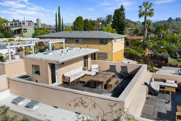 $1,390,000 | 1902 Liberty Court, Los Angeles, CA 90026