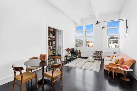 $1,850,000 | 60 Broadway, Unit 8H | Williamsburg