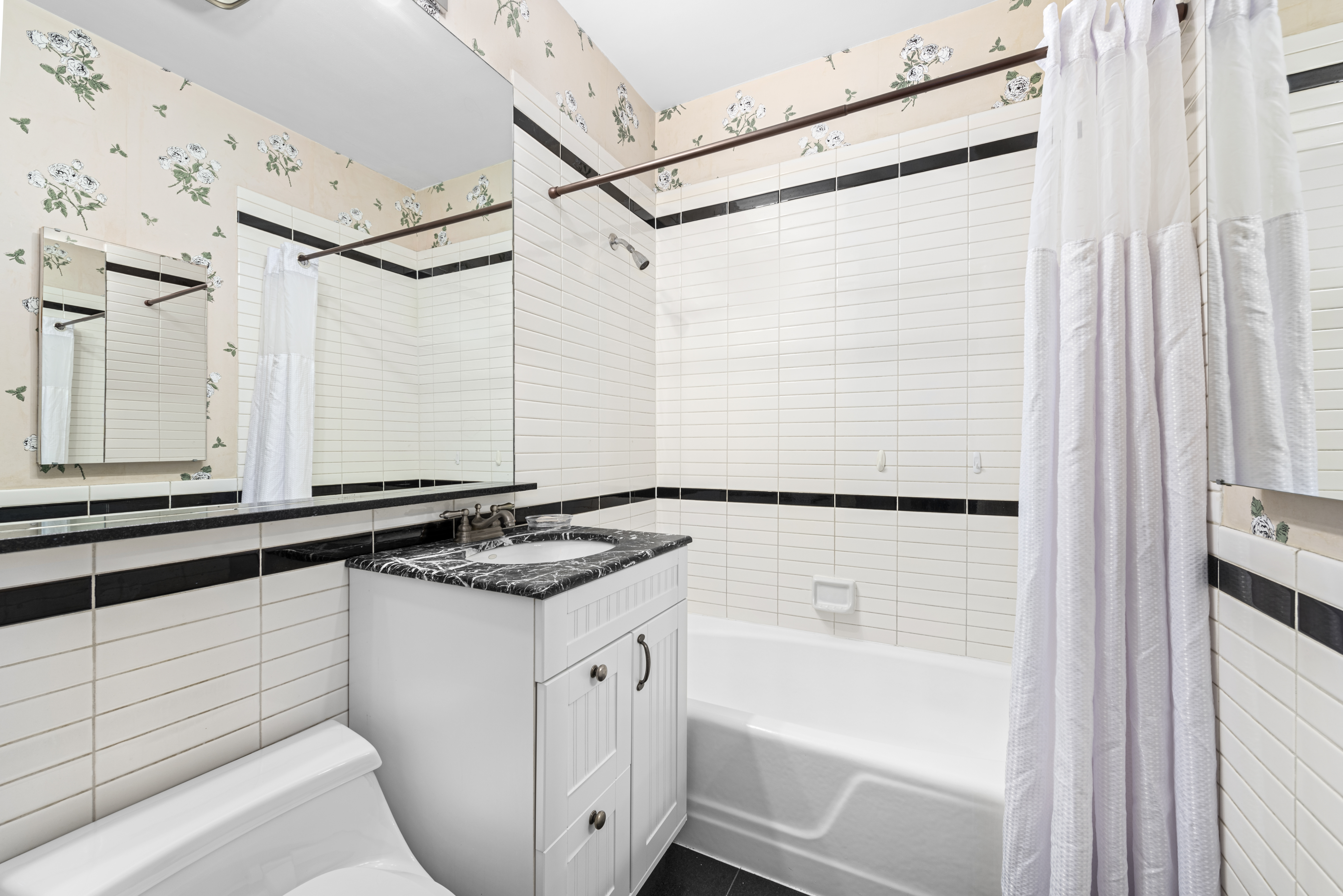 360 East 88th Street, Unit 4E Manhattan, NY 10128 - Photo 13 of 28