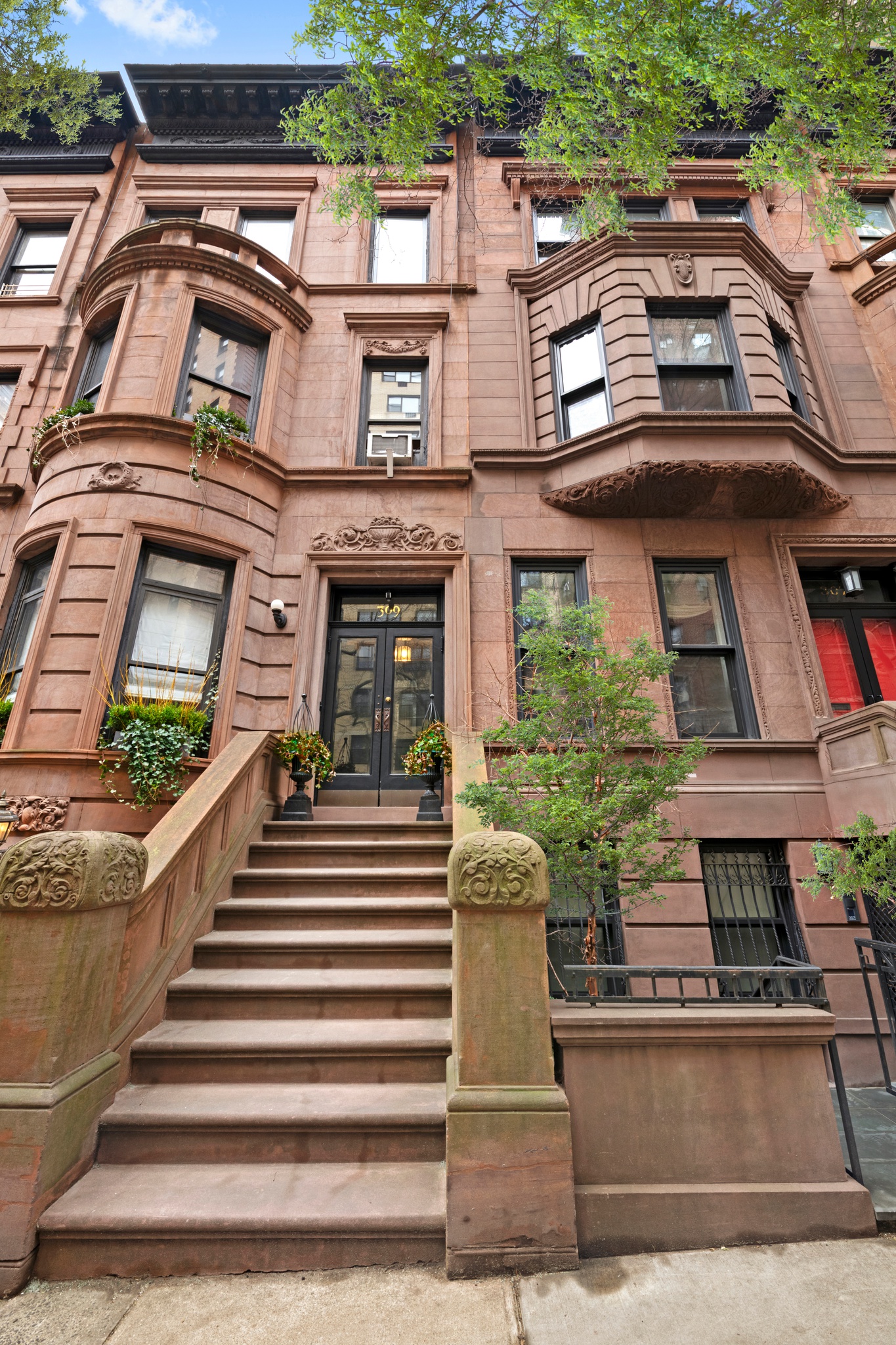 309 West 103rd Street, Unit 3 Manhattan, NY 10025 - Photo 8 of 9 front view of a building