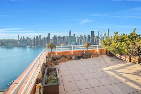 $920,000 | 4-74 48th Avenue, Unit PH1A | Long Island City