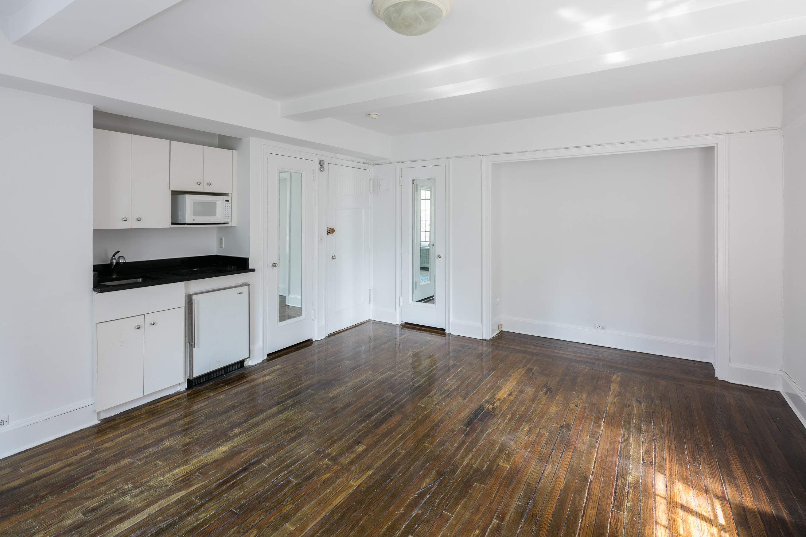 45 Tudor City Place, Unit 605 Manhattan, NY 10017 - Photo 2 of 8