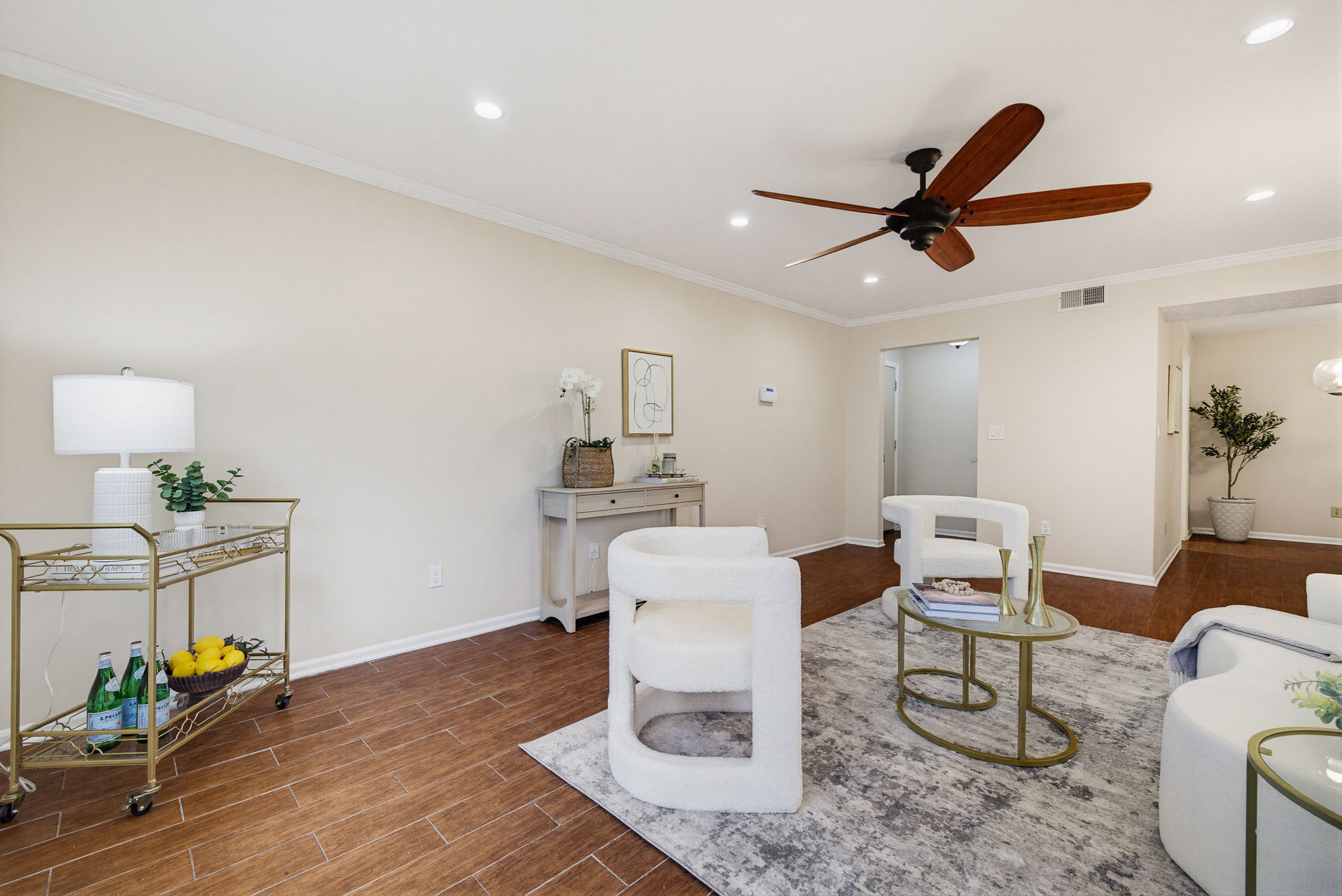 6851 Roswell Road Northeast, Unit C1 Atlanta, GA 30328 - Photo 3 of 23