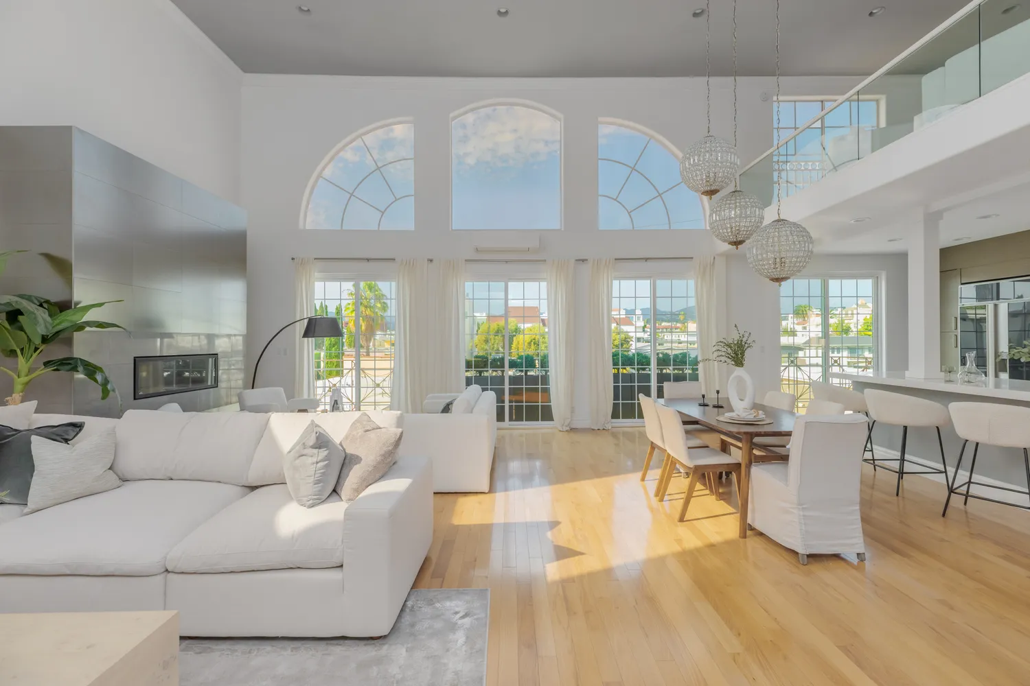 $2,275,000 | 11723 Goshen Avenue, Unit 302, Los Angeles, CA 90049