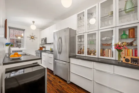 $850,000 | 360 Clinton Avenue, Unit 4C | Clinton Hill