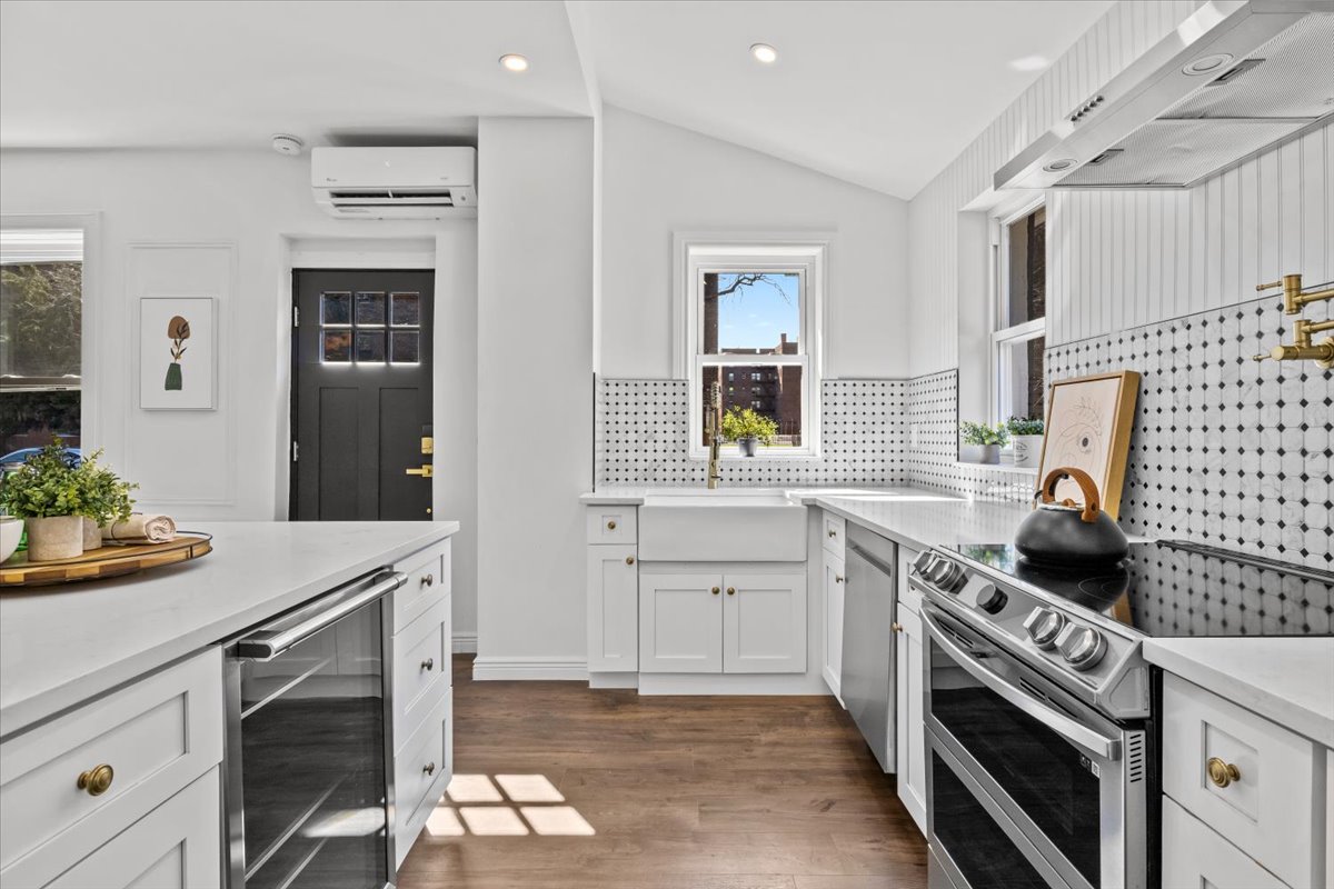 433 East 32nd Street Brooklyn, NY 11226 - Photo 5 of 29