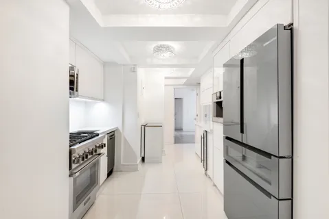 $1,250,000 | 205 East 78th Street, Unit 12C | Upper East Side