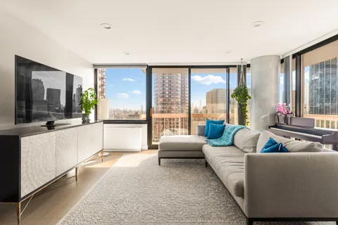 $1,650,000 | 235 East 40th Street, Unit 40A | Murray Hill