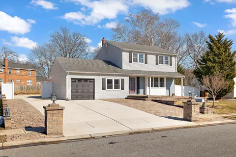 $489,900 | 2407 Larkwood Drive, Wilmington, DE 19810
