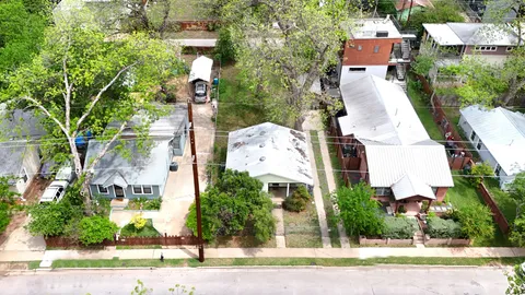 $670,000 | 1710 Holly Street, Austin, TX 78702