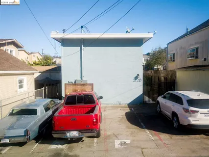 $895,000 | 2120 East 22nd Street, Oakland, CA 94606