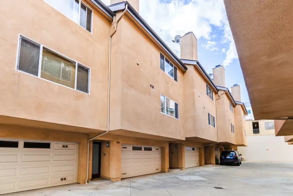 $1,249,000 | 3965 Moore Street, Unit 104, Los Angeles, CA 90066