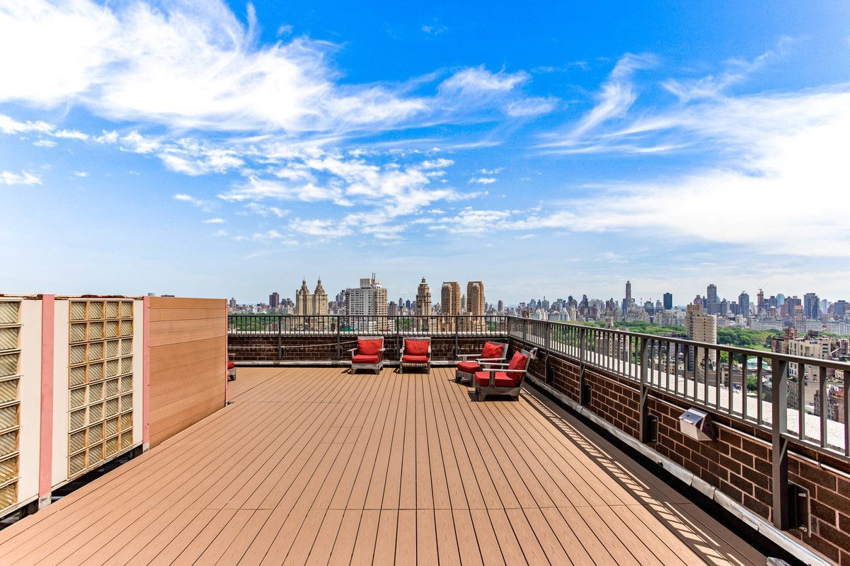 2025 Broadway, Unit 29G Manhattan, NY 10023 - Photo 6 of 10 a view of city from roof deck