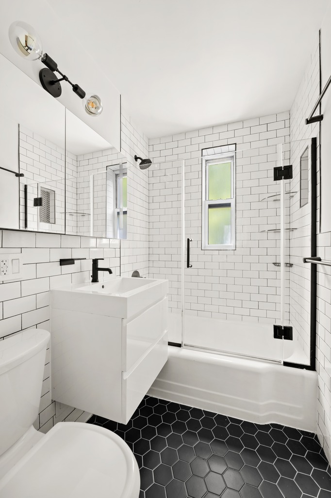 302 East 88th Street, Unit 5A Manhattan, NY 10128 - Photo 5 of 7