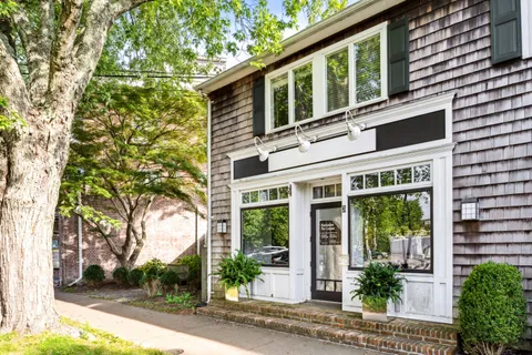 $24,750,000 | 3 Railroad Avenue, East Hampton, NY 11937