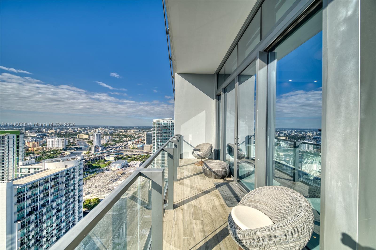 88 Southwest 7th Street, Unit PH4303 Miami, FL 33130 - Photo 55 of 97