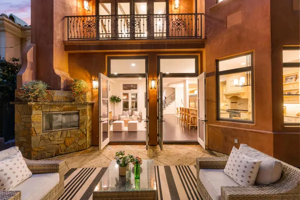 $4,600,000 | 2516 Walnut Avenue, Manhattan Beach, CA 90266