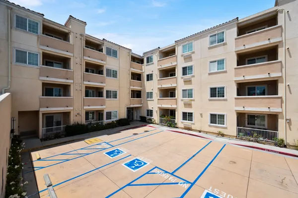 $420,000 | 3120 Sepulveda Boulevard, Unit 114, Torrance, CA 90505