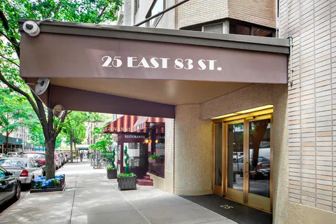 $1,995,000 | 25 East 83rd Street, Unit 10E | Upper East Side