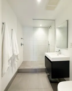 $575,000 | 25-40 Shore Boulevard, Unit 3P | Astoria