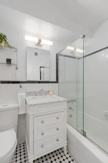 $549,000 | 345 West 58th Street, Unit 4Y | Upper West Side