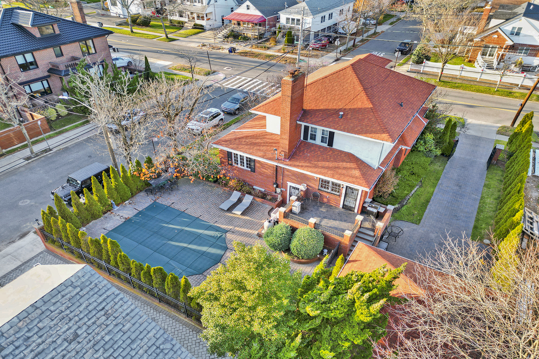 142-15 Newport Avenue Queens, NY 11694 - Photo 3 of 72 a view of a chairs and table in a backyard