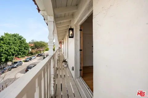 $995,000 | 346 1/2 North Gardner Street, Los Angeles, CA 90036