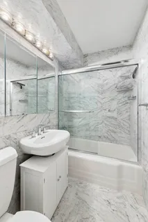 $695,000 | 205 East 77th Street, Unit 4B | Upper East Side