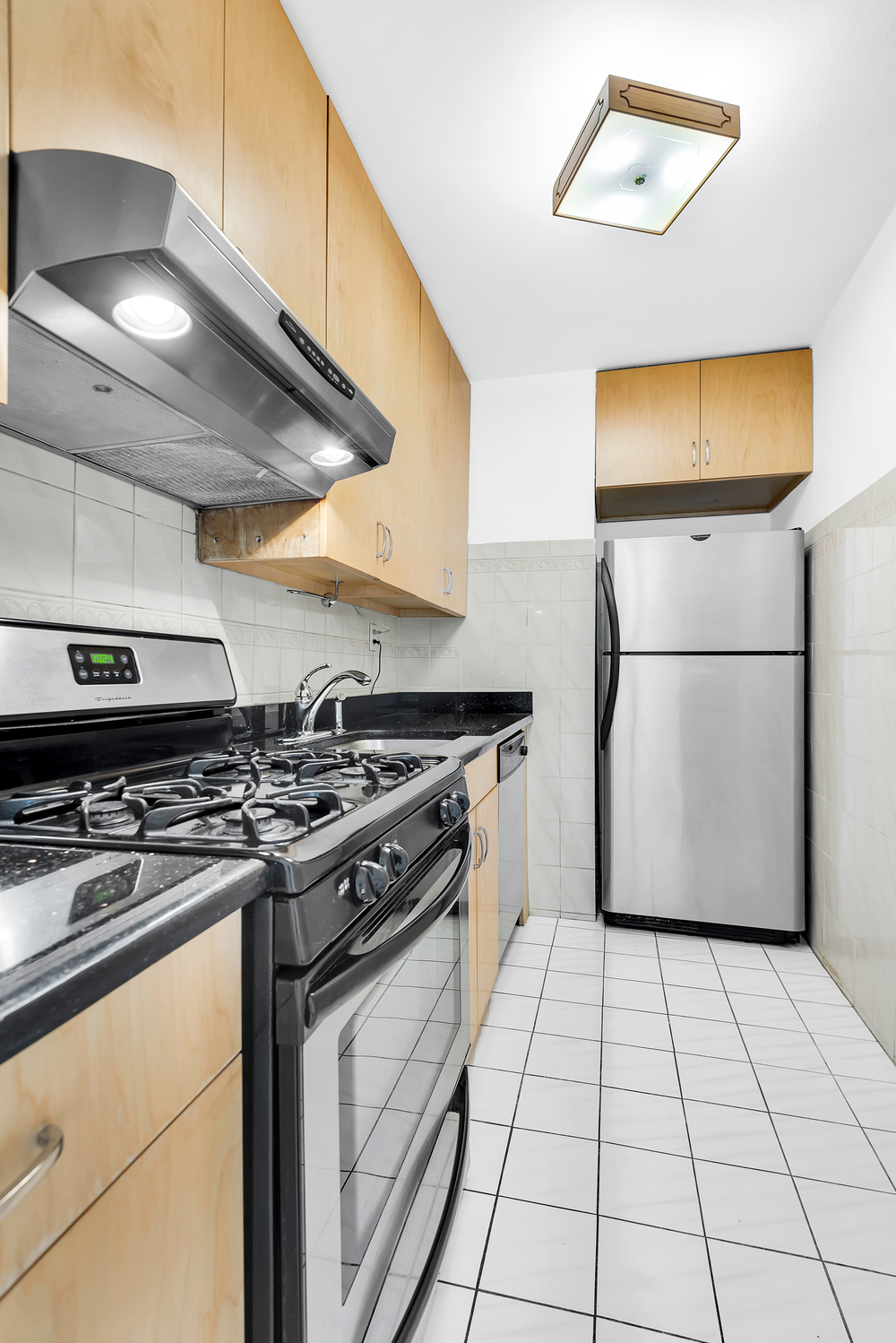 400 East 85th Street, Unit 8C Manhattan, NY 10028 - Photo 6 of 8