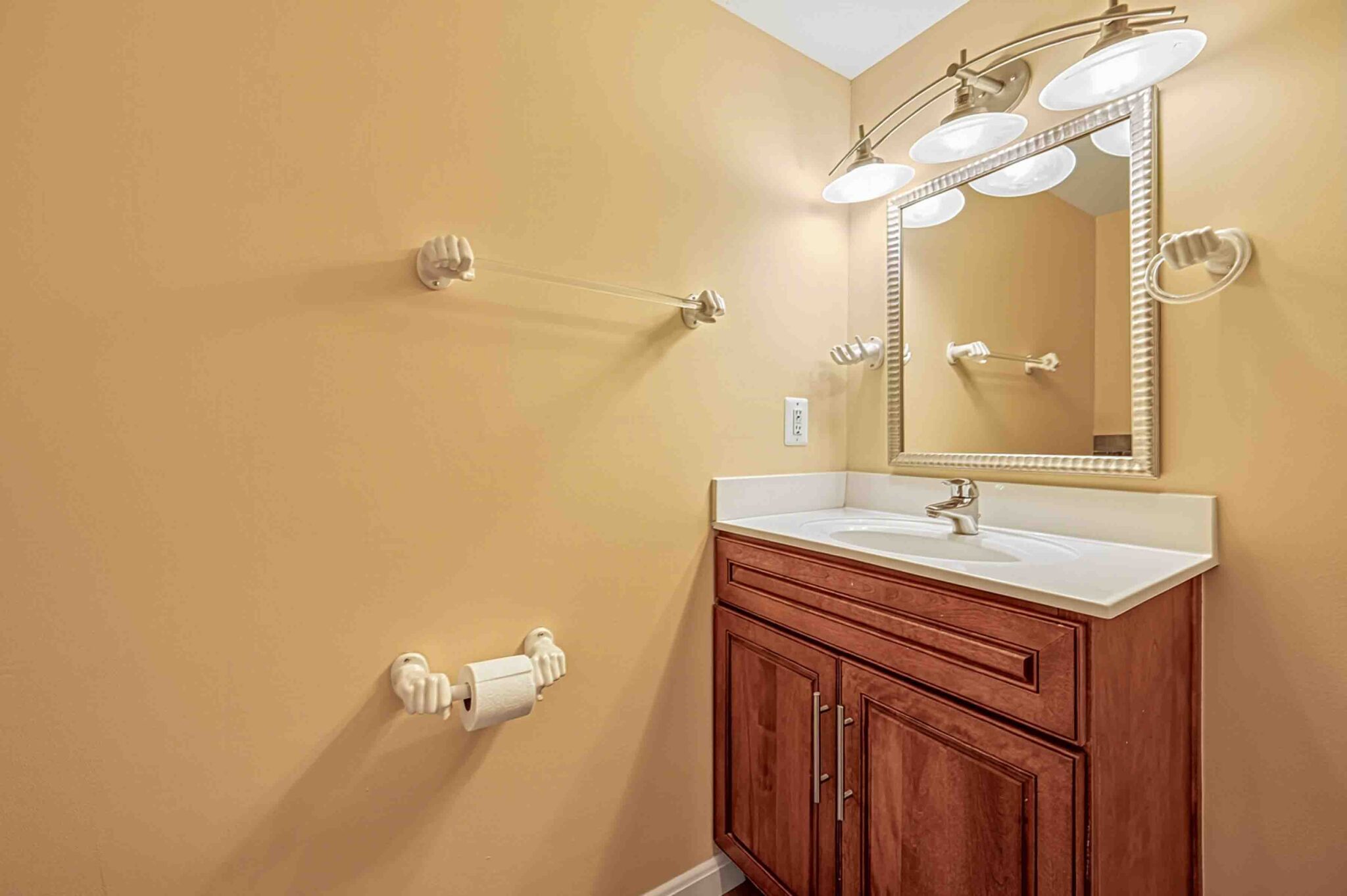 5124 Clinton Road Alexandria, VA 22312 - Photo 35 of 84 Gallery Image 35