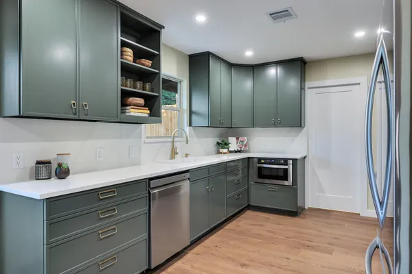 $1,499,900 | 2504 Deerfoot Trail, Austin, TX 78704
