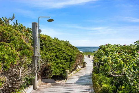 a view of a pathway both side of building