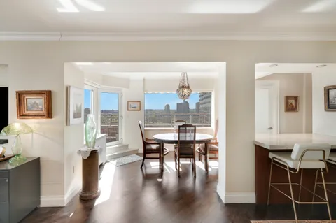 $1,095,000 | 520 East 76th Street, Unit PHD | Lenox Hill