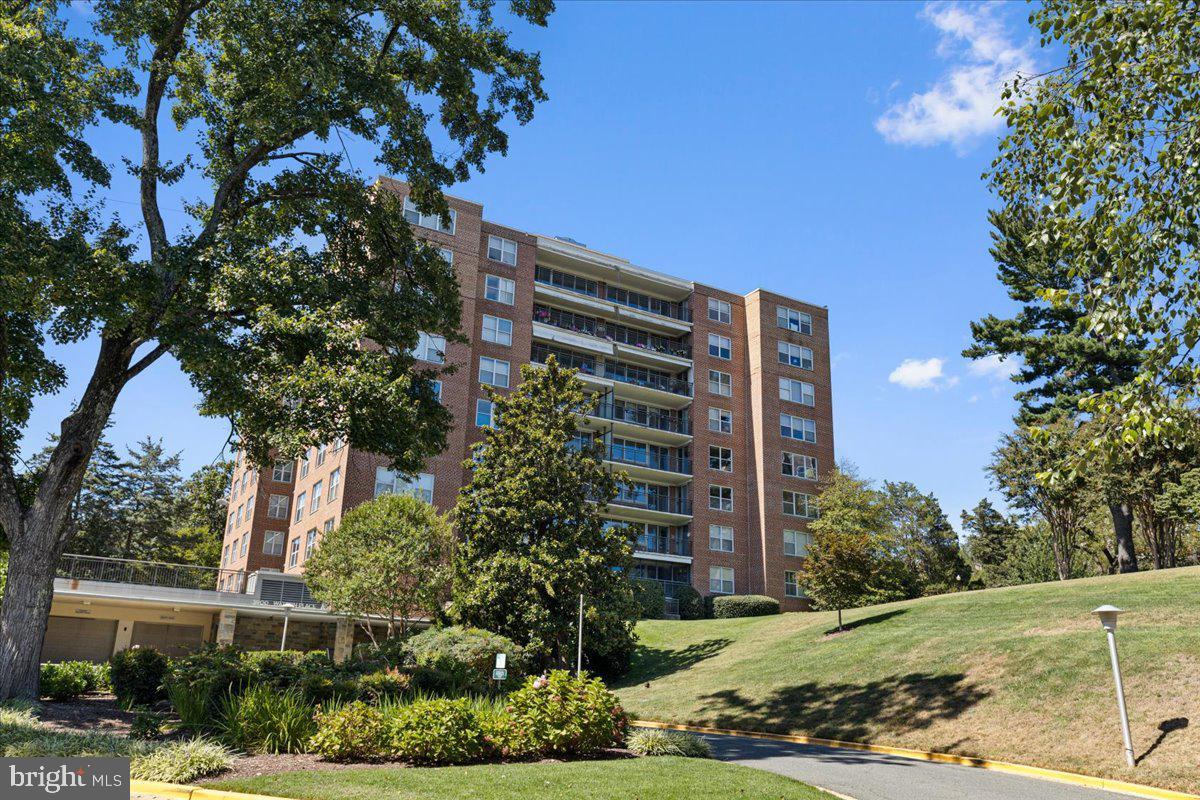 3900 Watson Place Northwest, Unit A8EFG Washington, DC 20016 - Photo 3 of 6