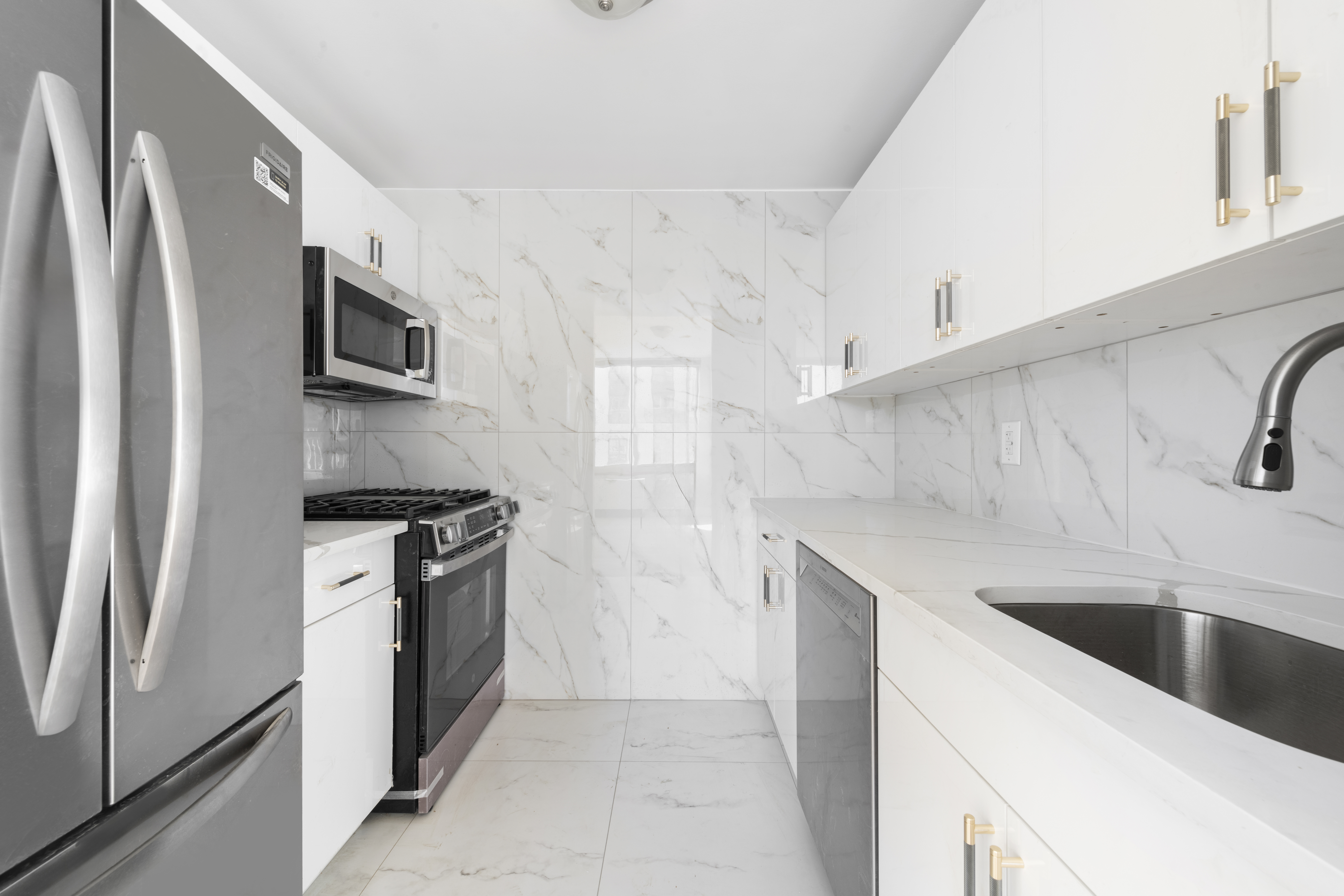 201 West 72nd Street, Unit 18B Manhattan, NY 10023 - Photo 5 of 13