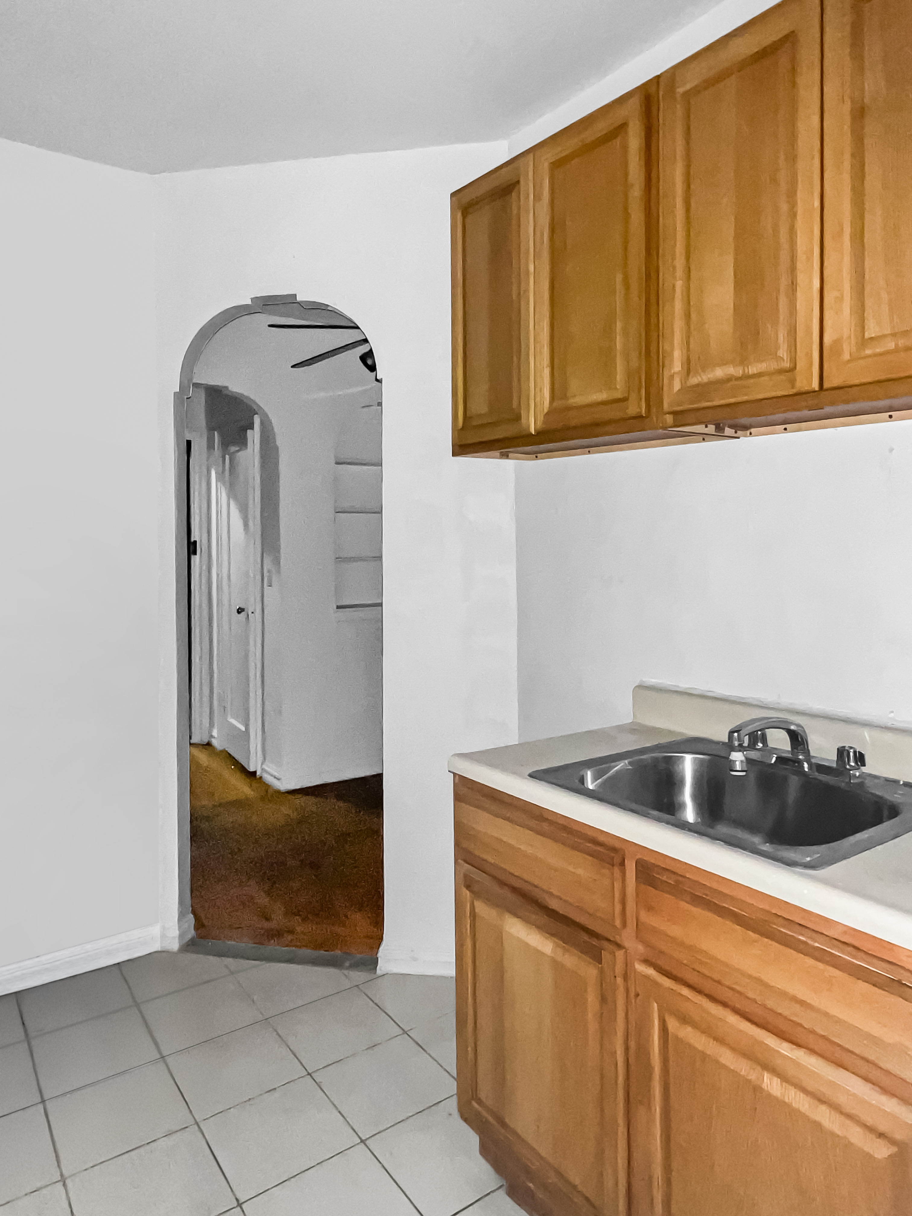 2776 Jerome Avenue, Unit 3C Bronx, NY 10468 - Photo 7 of 8 a kitchen with a sink