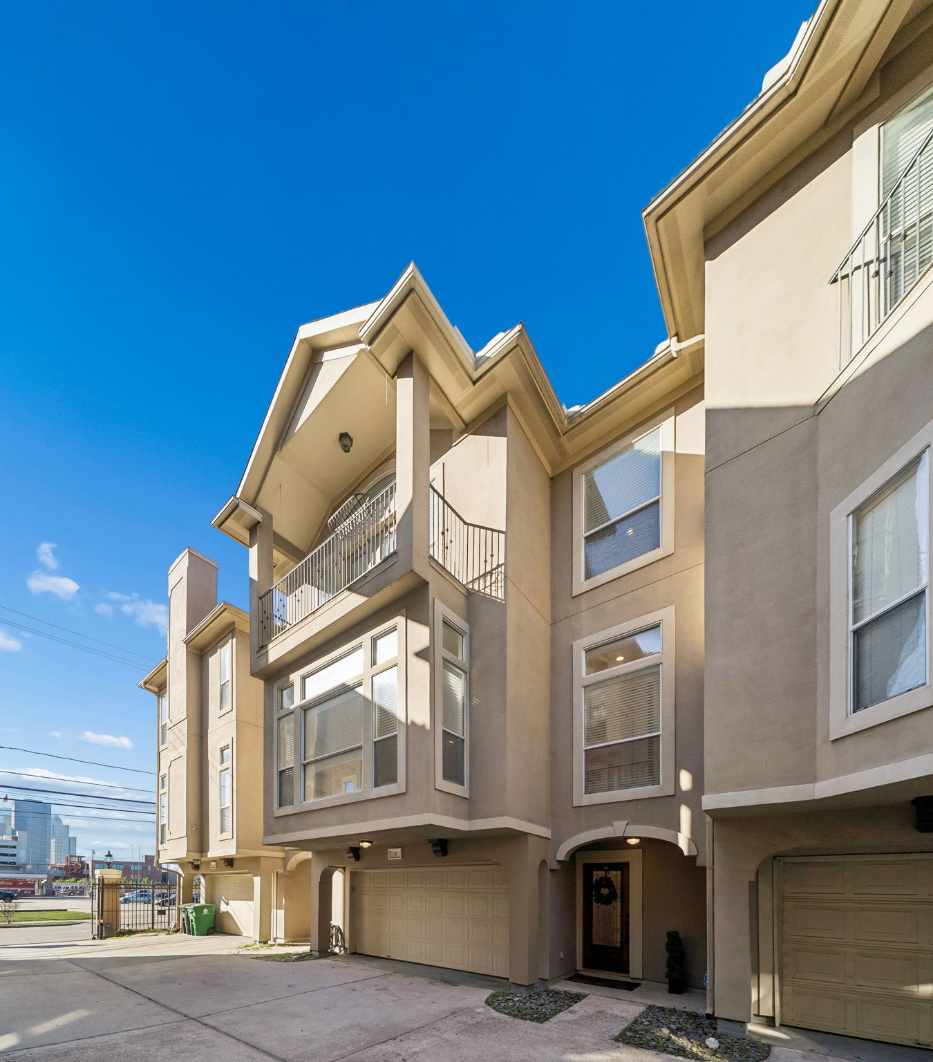 1304 Dart Street, Unit E Houston, TX 77007 - Photo 3 of 34