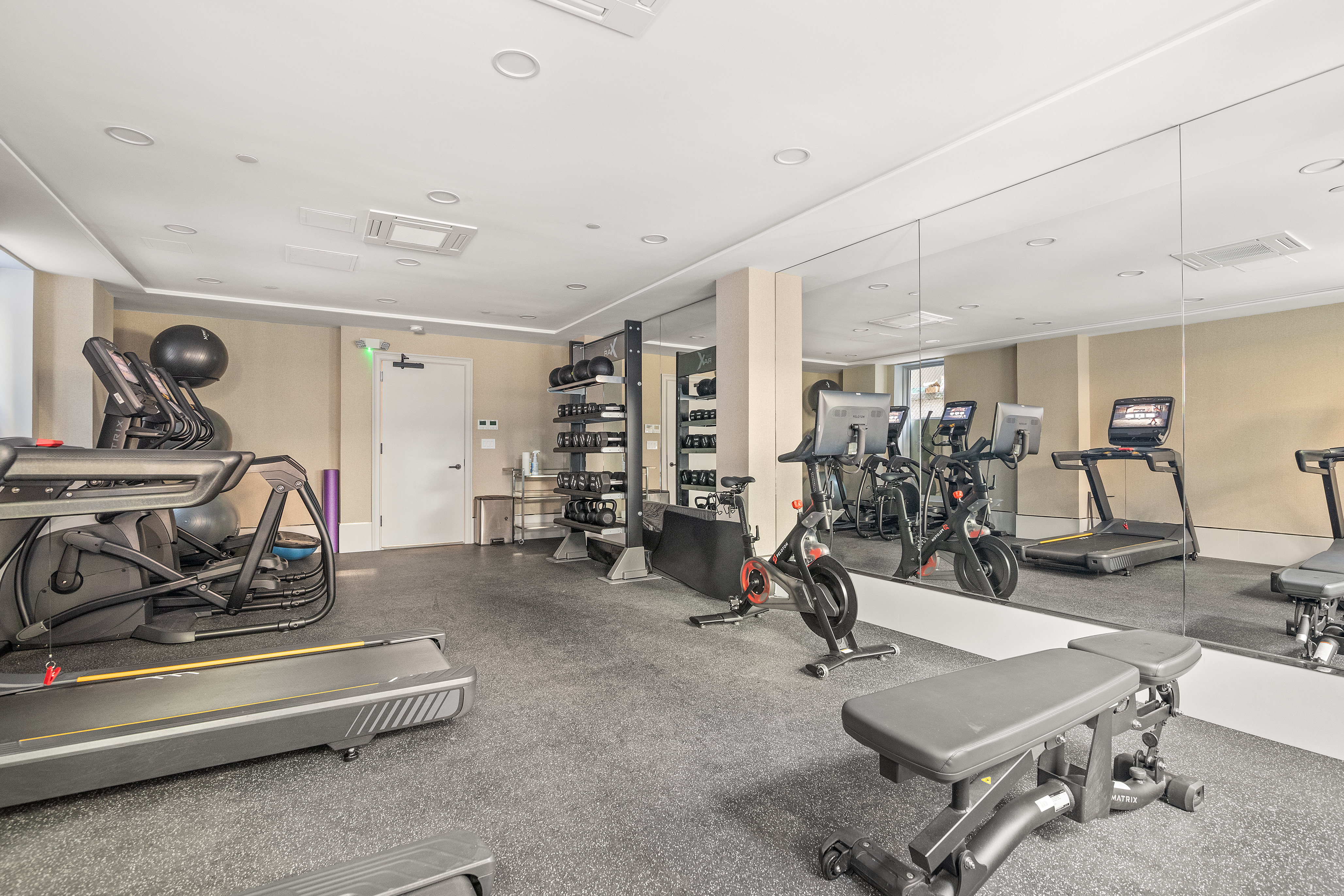 150 West 82nd Street, Unit 7A Manhattan, NY 10024 - Photo 13 of 15 a view of a room with gym equipment
