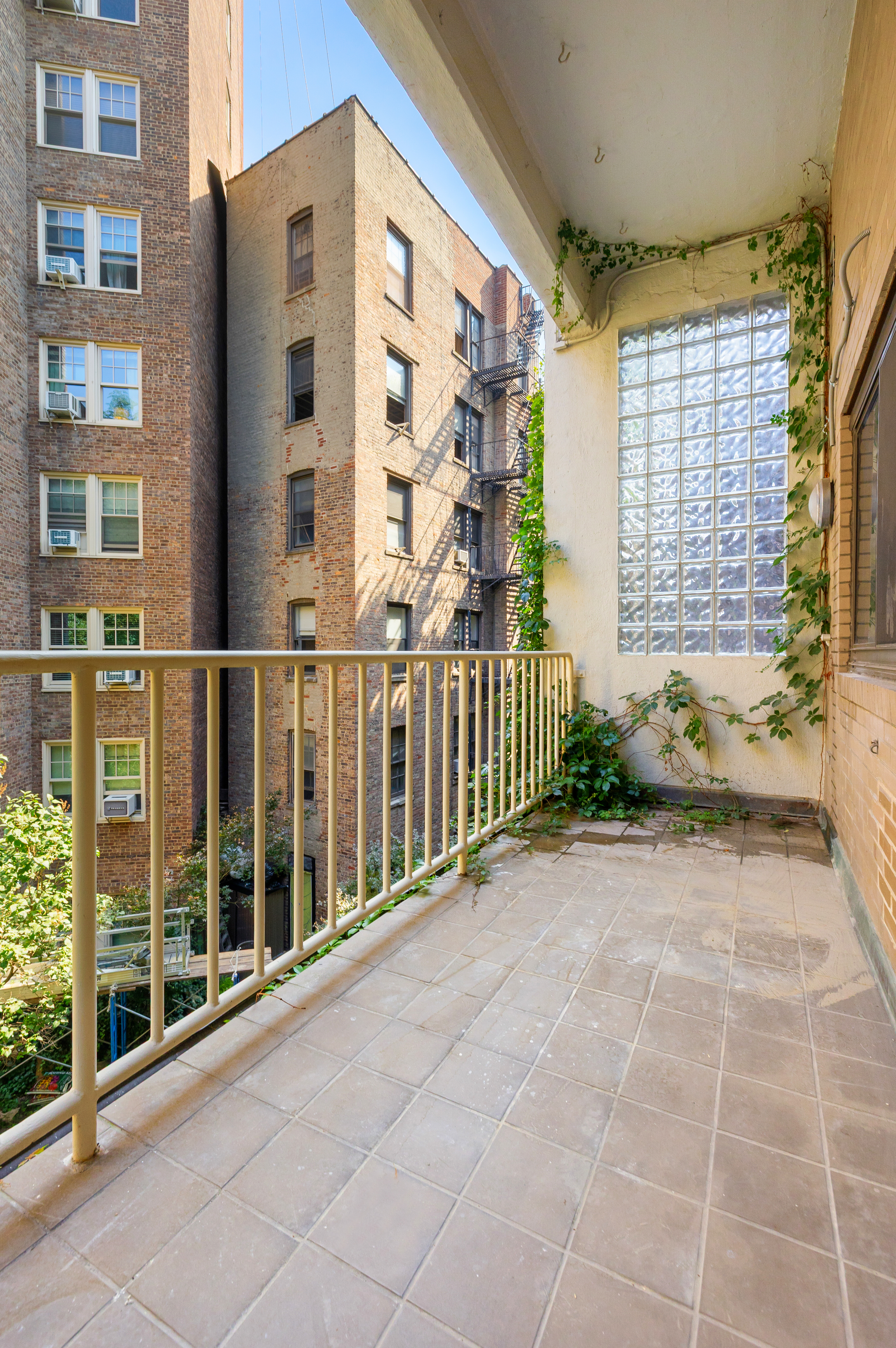 69 Bank Street, Unit 203 Manhattan, NY 10014 - Photo 5 of 23 a view of a house with a street