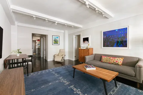 $1,250,000 | 11 West 69th Street, Unit 1B | Upper West Side