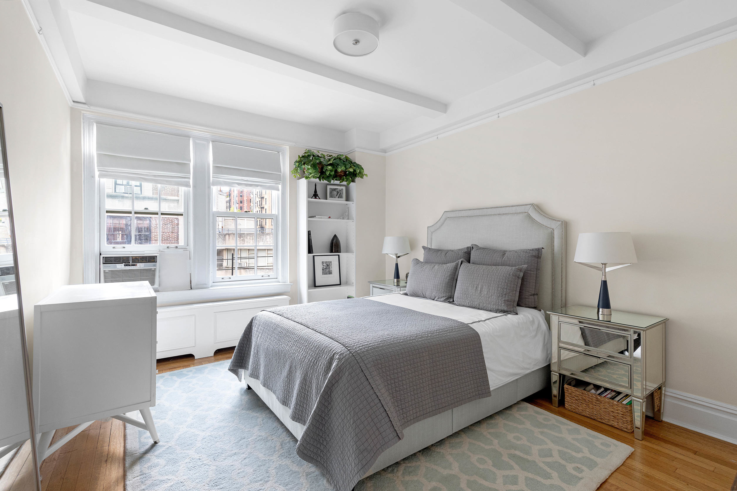 111 East 75th Street, Unit 8A Manhattan, NY 10021 - Photo 7 of 13