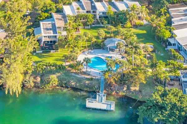 $925,000 | 7018 Southwest 53rd Lane, Miami, FL 33155