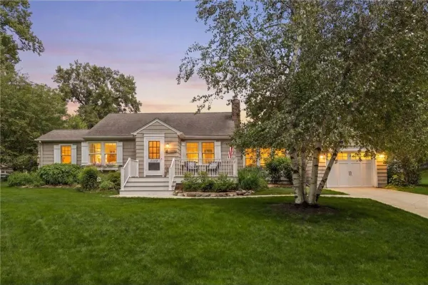 $1,195,000 | 20600 Carson Road, Deephaven, MN 55331