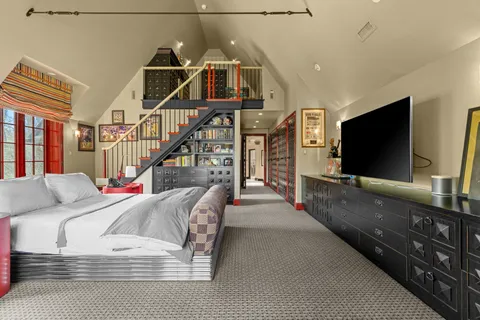 $7,495,000 | 26 Old Gulph Road, Gladwyne, PA 19035