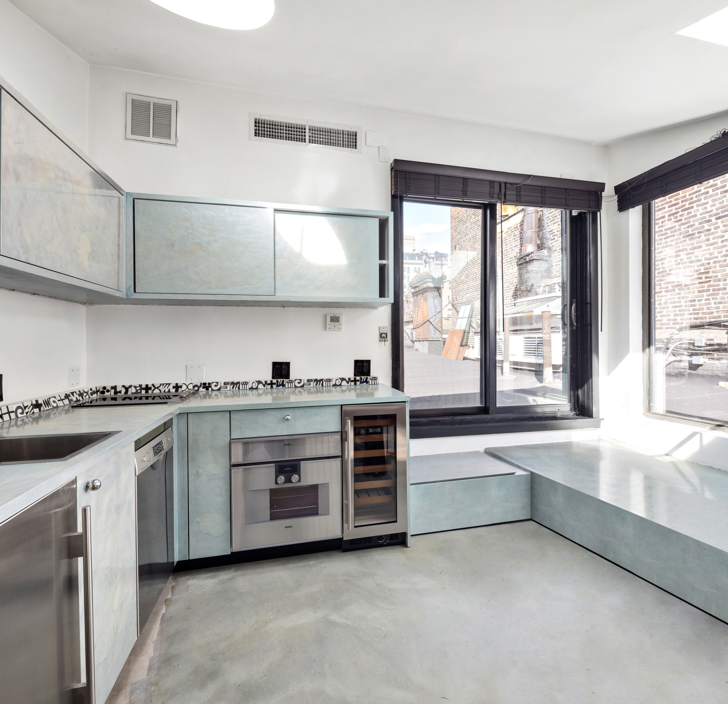 13 Gramercy Park South, Unit 5R Manhattan, NY 10003 - Photo 7 of 15